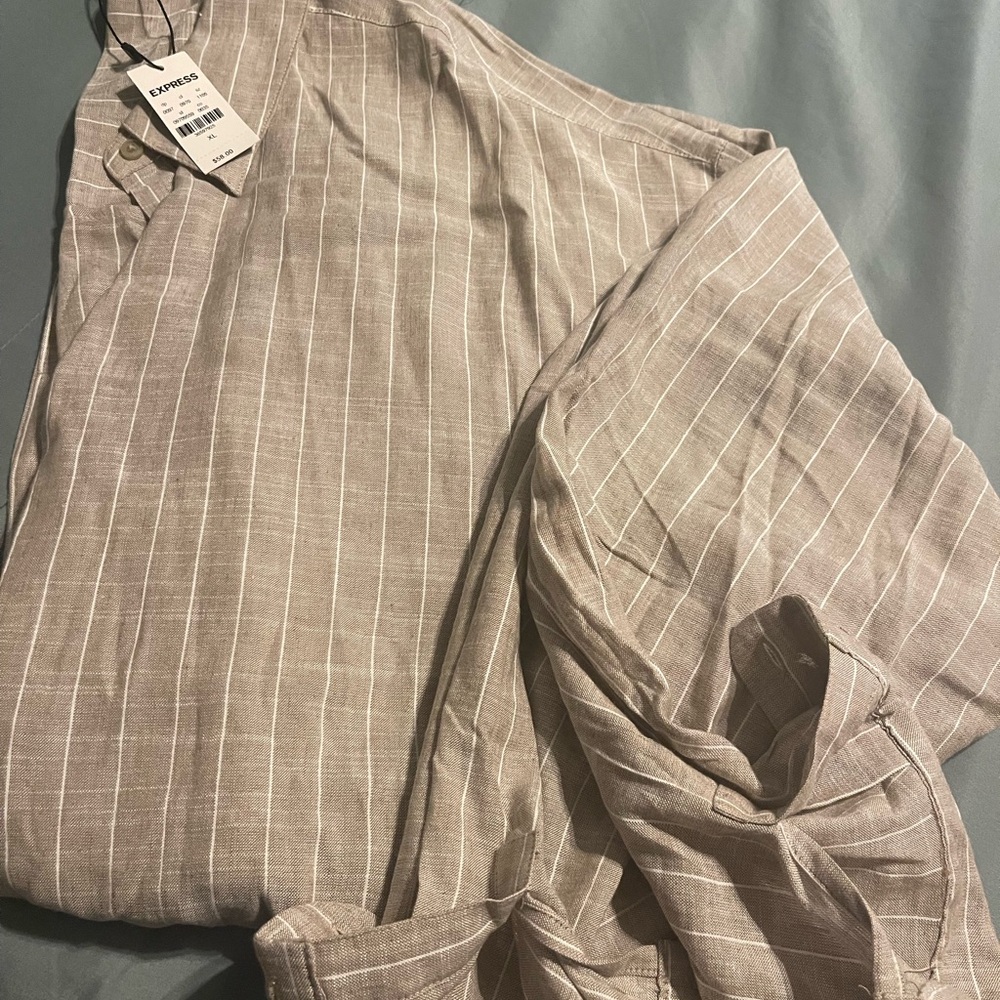 Express NWT boyfriend Beige Striped Button Down Shirt - Picture 2 of 2